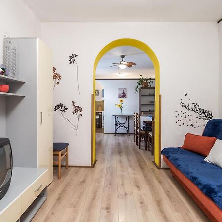 Amazing Apartment In Senj With House Sea View מראה חיצוני תמונה